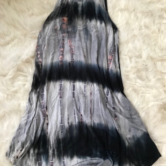 Mock neck t-shirt dress - Picture 2 of 2